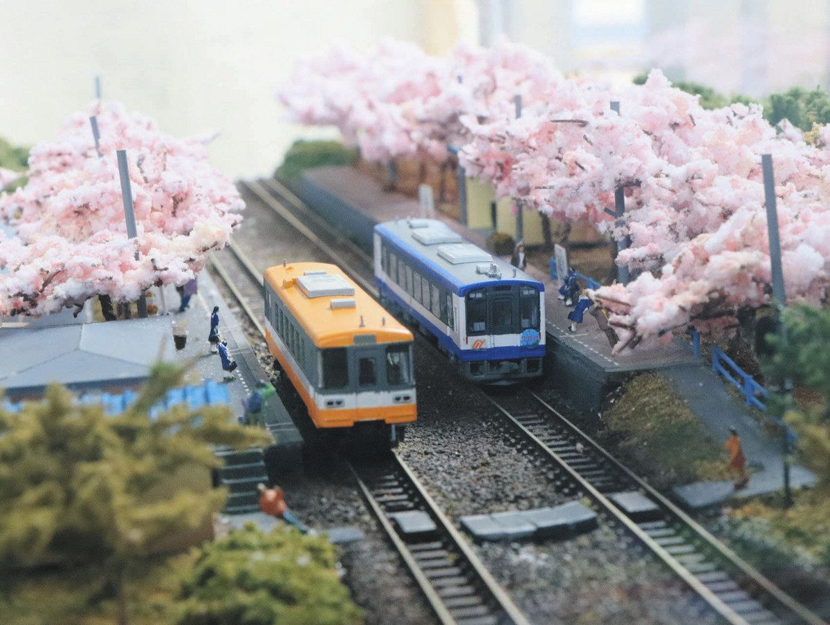 のと鉄応援 善意見に来て 穴水駅待合室周辺に並ぶ：北陸中日新聞Web