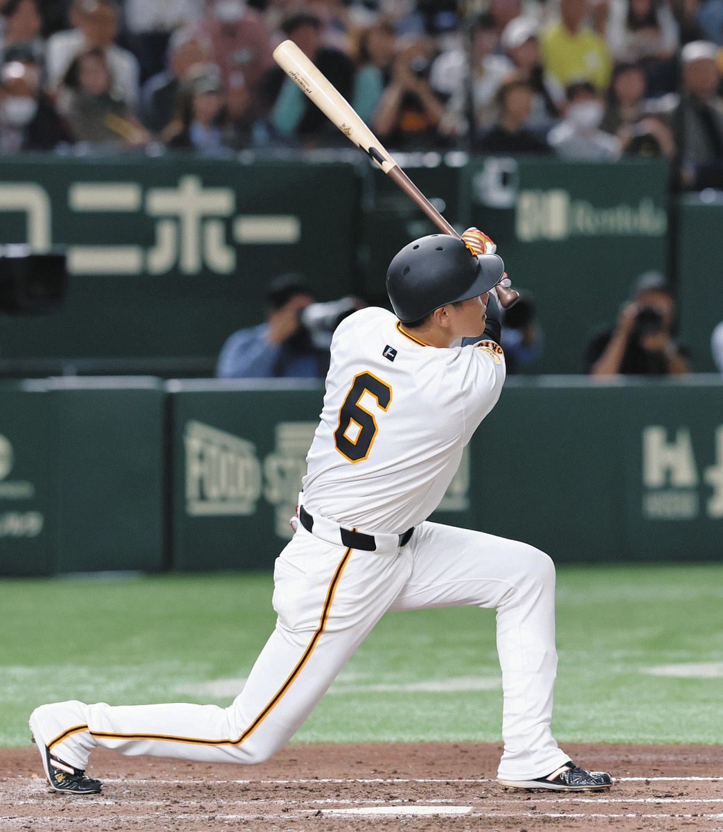 ◇巨人・坂本勇人、変化球捉え今年初の長打【写真】：中日スポーツ