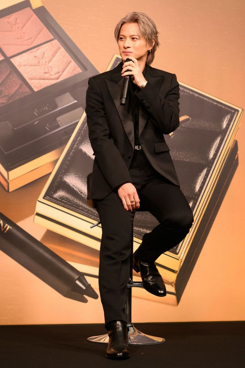 Number＿i・平野紫耀、新色アイシャドーに笑顔「上品で自分のパーツに