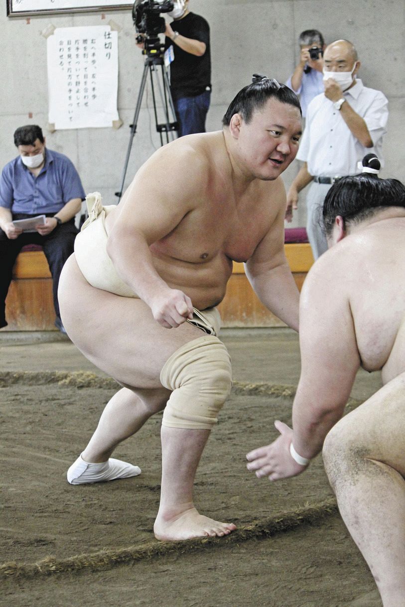 白鵬「新しいライバル出てきた」新横綱・照ノ富士を意識 合同稽古参加