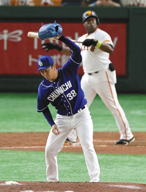 不満 判定の直後 中日 松葉が痛恨被弾 思わずグラブをたたきつけようと バースデー登板飾れず 中日スポーツ 東京中日スポーツ