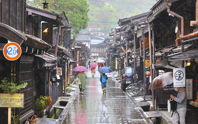 遠出控え近場で 連休初日 県内人出まばら 中日新聞web