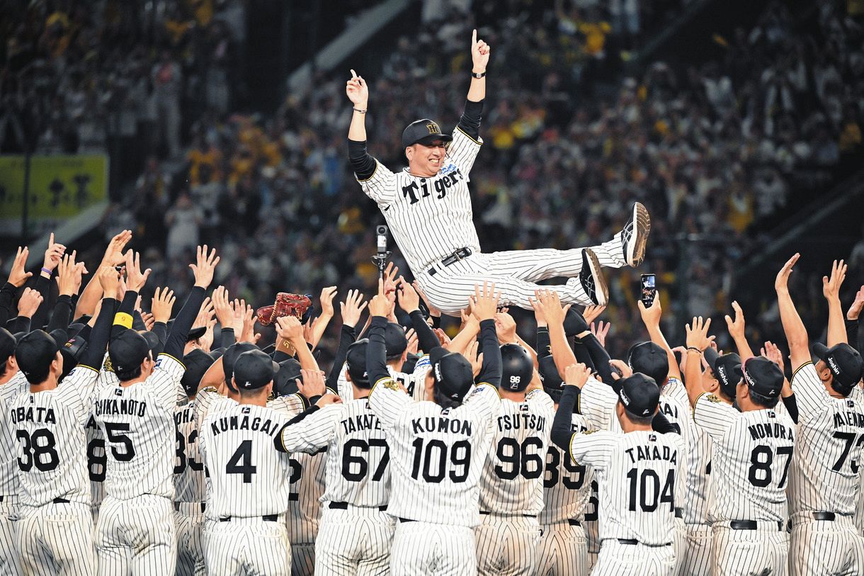 ◇リーグVの阪神・藤川球児監督、5度宙を舞う！【実際の動画