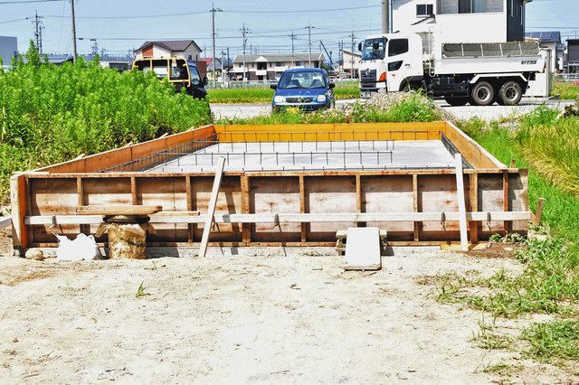建設が始まっているシェルター＝同市内で