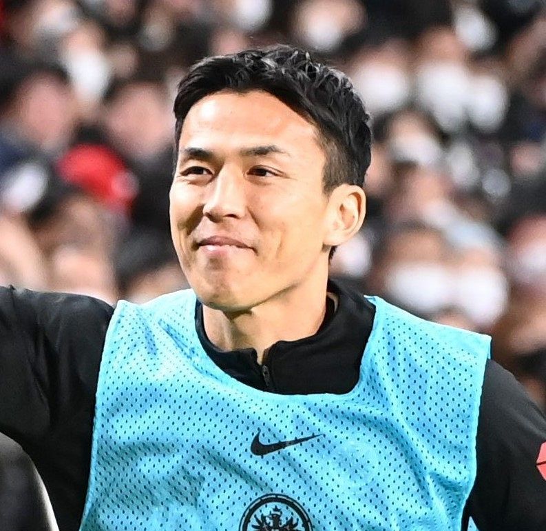 違うから愉しい カズ ヒデ 長谷部誠の日本サッカー豪華 イケオジ スリーショットにファン歓声 中日スポーツ 東京中日スポーツ