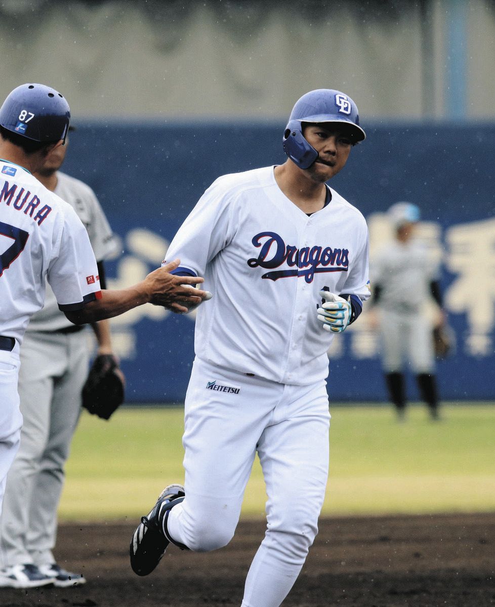 中日・高橋周平、「3番・一塁」で先発し初回に先制の3ラン！3回で早く