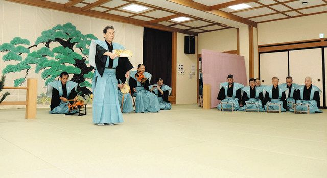 伝統のお松囃子 朗々と 錦城能楽会の謡い初め:北陸中日新聞Web