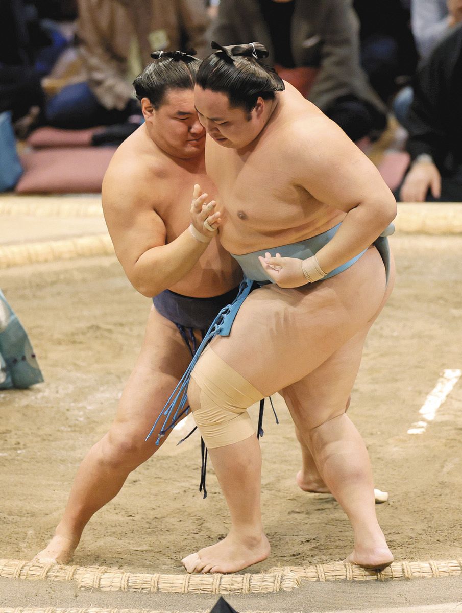 豊昇龍、投げ封印でグイグイ前に出て1敗堅守 苦手だった同学年・琴勝峰