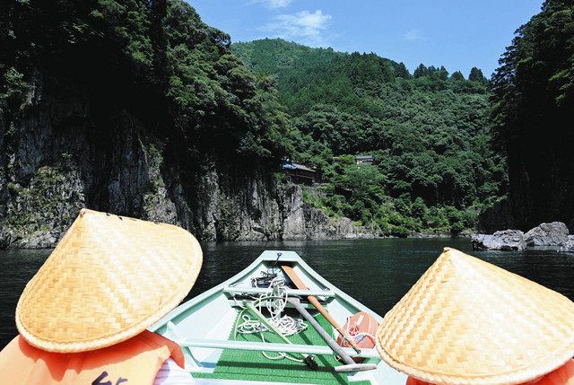 少人数でゆったり３県境の瀞峡巡り 景観を満喫できる小型観光船が人気 中日新聞web