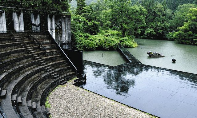 8月に死者を思う＞ 建築家・磯崎新さん 追い求めた〝劇場という住宅