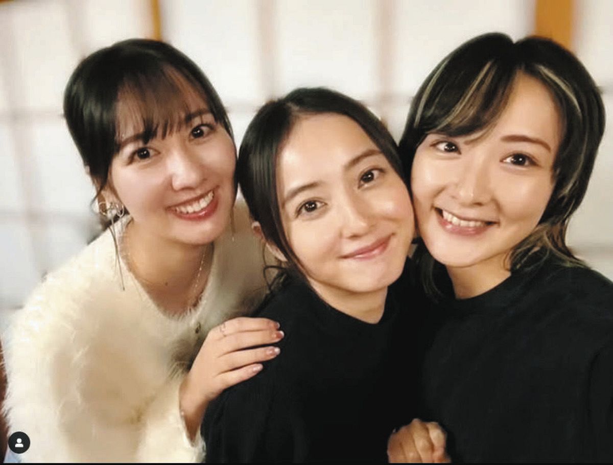 左から相場詩織アナ、佐々木希、生駒里奈（生駒里奈のインスタグラムより）
