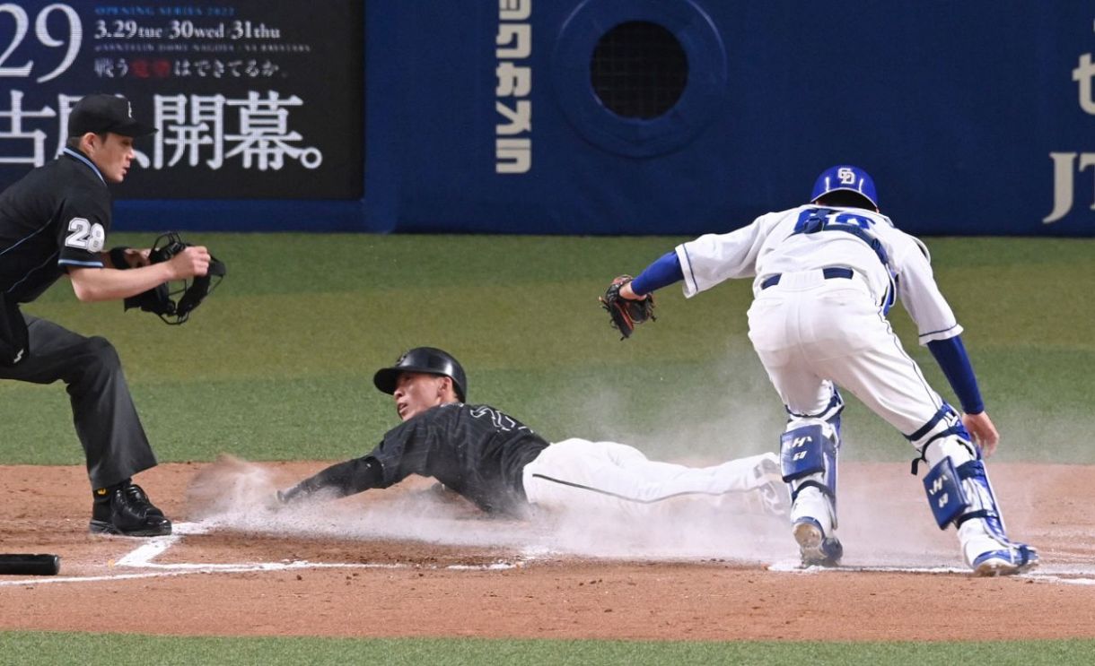 ロッテ 高部瑛斗 開幕スタメンへ足で猛アピール 四球出塁から即二盗 内野安打で一気に生還 中日スポーツ 東京中日スポーツ