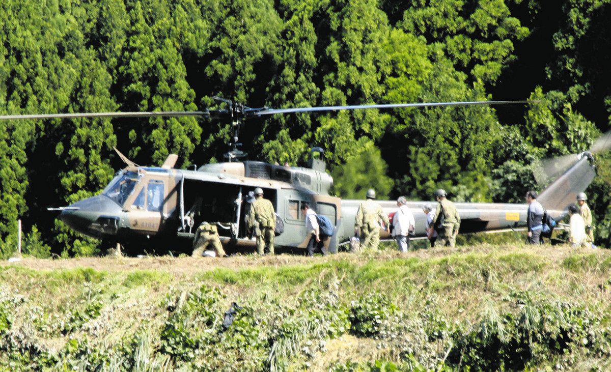孤立集落 ヘリで脱出 輪島・西保 集団避難再び 住民落胆「被害 地震の