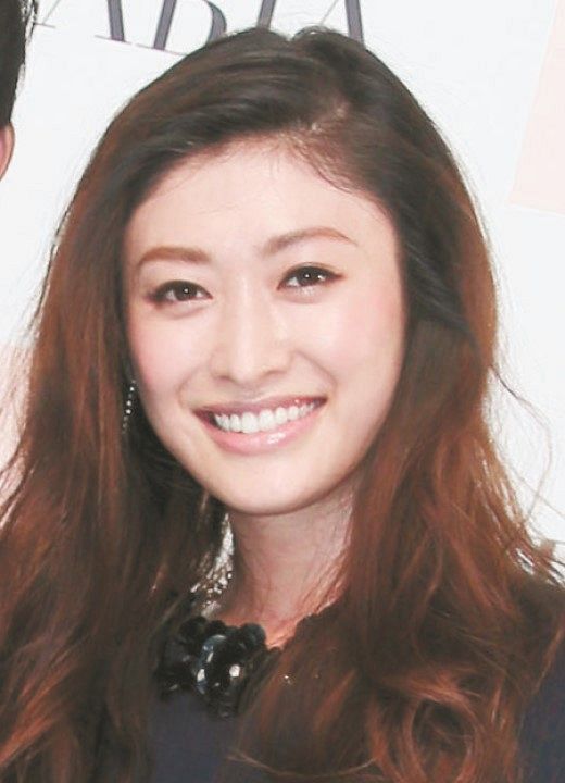 私はもう服を着たくありません 暑さのあまり 山田優が衝撃宣言 大胆露出の 黒ずくめコーデ 披露 中日スポーツ 東京中日スポーツ 私はもう服を着たくありません 暑さのあまり 山田優が衝撃宣言 大胆露出の 黒ずくめコーデ 披露 中日スポーツ 東京中日スポーツ