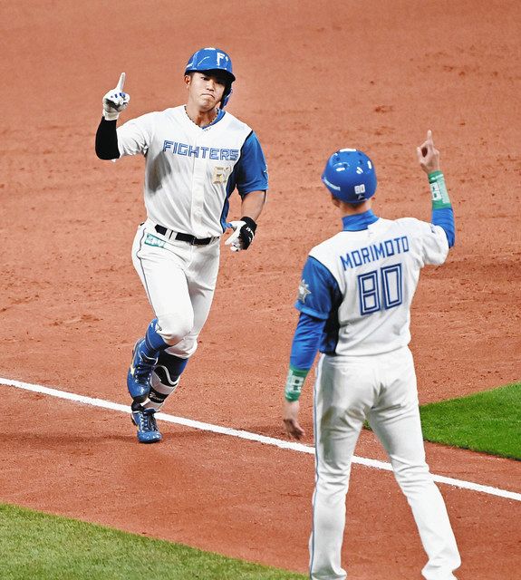 日本ハムの『エスコン1号』は今川優馬「長らくお待たせしました」：中