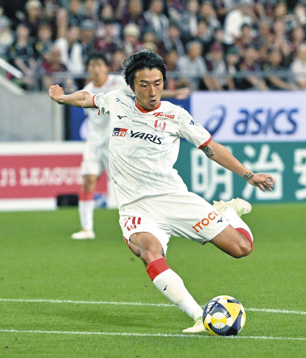 ◇名古屋グランパス、DF原輝綺がゴール前まで駆け上がり公式戦連発弾