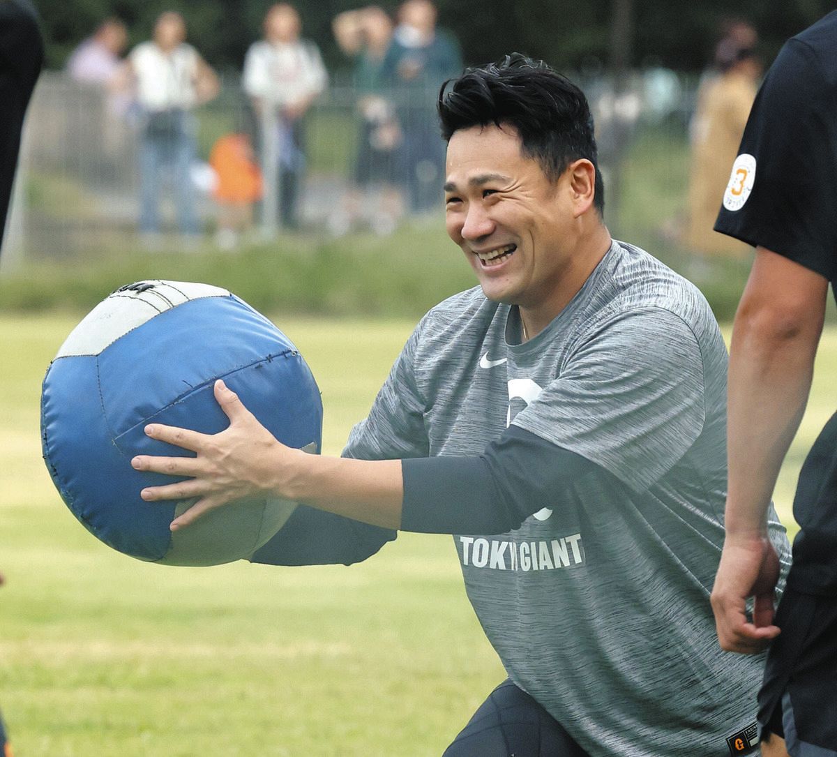 巨人、田中将大がブルペンでピッチング レギュラーシーズン最終戦が200