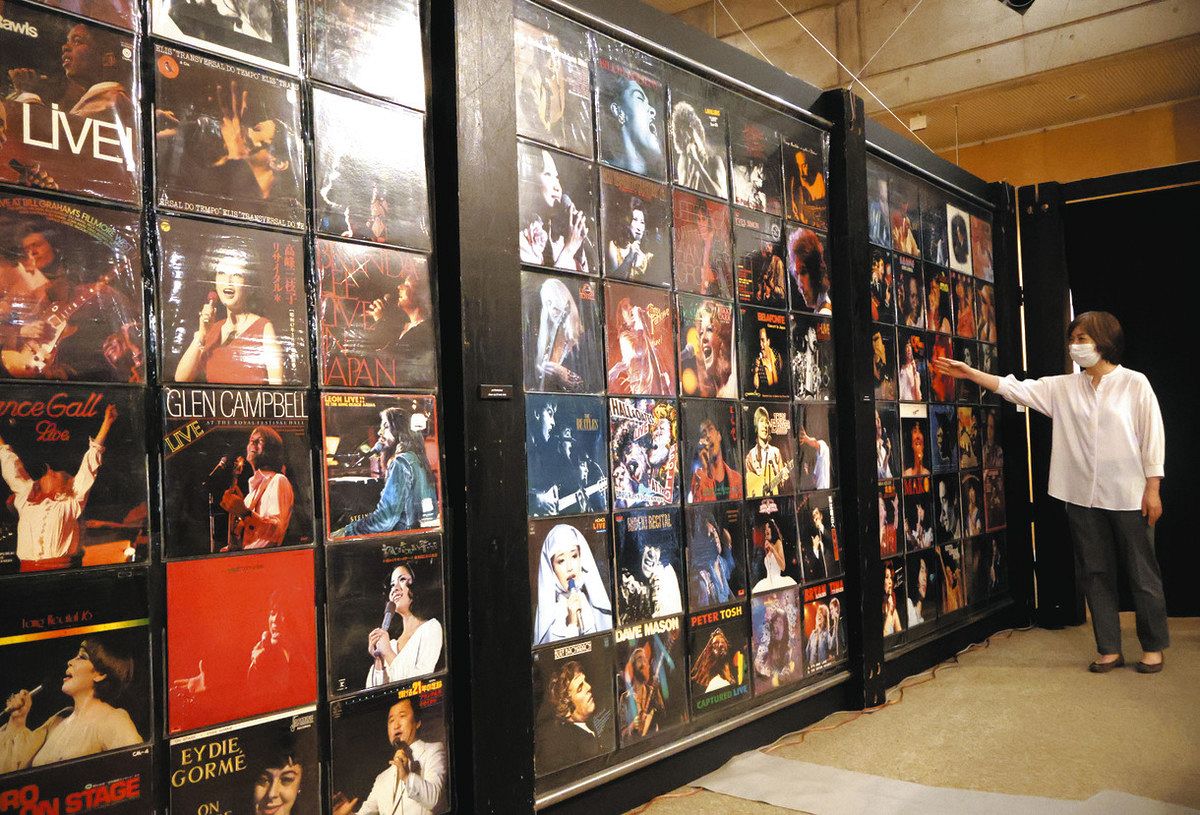 一枚から伝わる臨場感 金沢工大でライブレコードジャケット展 ：北陸中