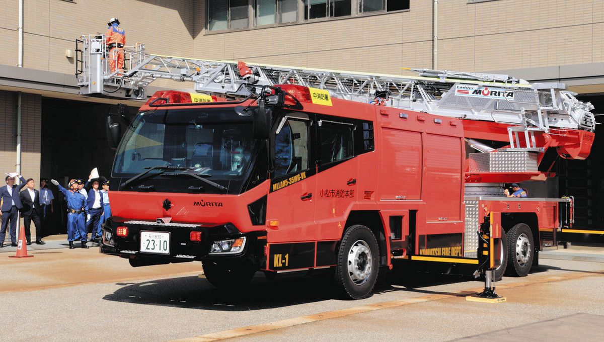 高層化する小松 守れはしご車 市消防本部 33年ぶり更新：北陸中日新聞Web