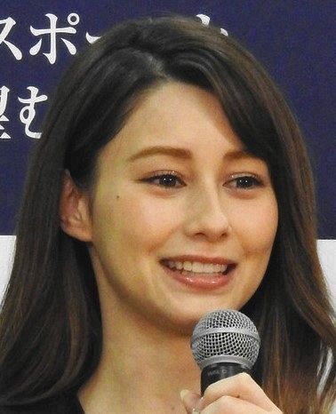 突撃 文春砲 ダレノガレ明美が 愛人感すごい と大物芸能人とのツーショット公開 中日スポーツ 東京中日スポーツ