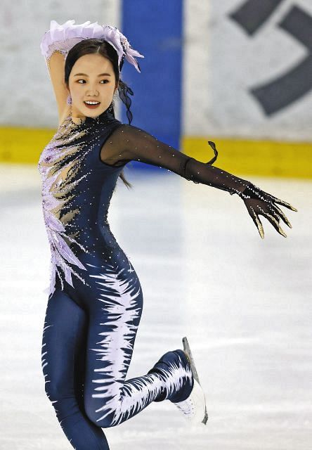 ＊本田真凜ちゃん着用＊【UNITED TOKYO】ダブルウエストコクーンパンツ 写真】演技を終え、うつむく本田真凜：中日スポーツ・東京中日スポーツ