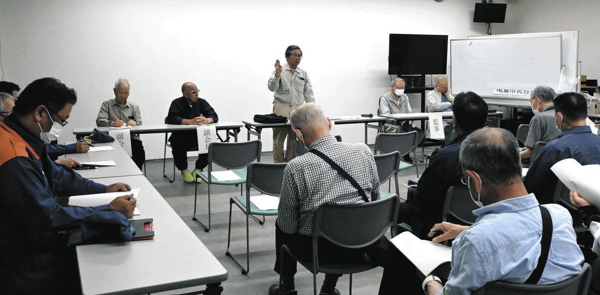 自主防災会の存続などを話した連絡協議会総会＝同市防災センターで