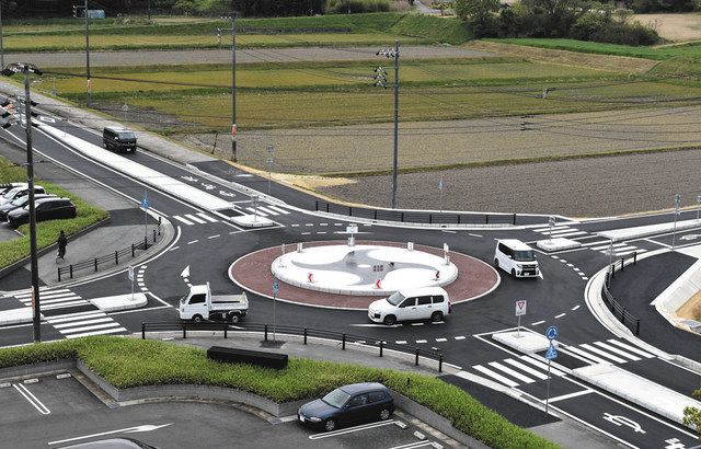 ラウンドアバウト本格運用 伊賀の市道で県内初 中央に手裏剣デザインも