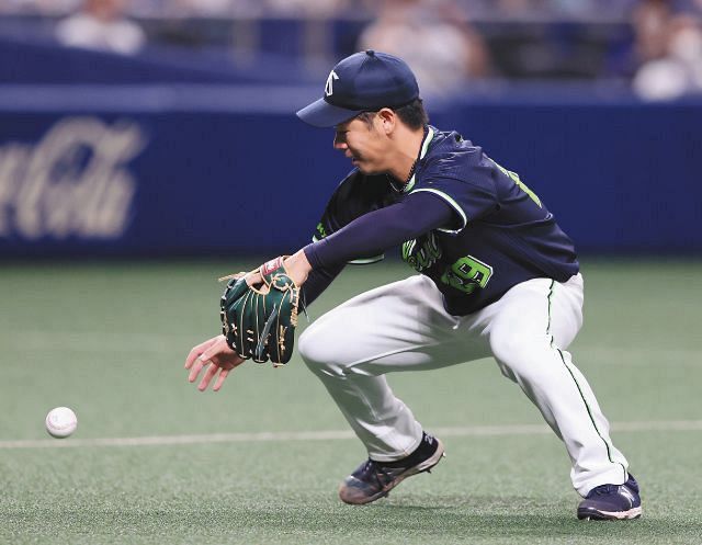 ヤクルトスワローズ 小川泰弘投手 ビジターユニフォーム - 応援グッズ