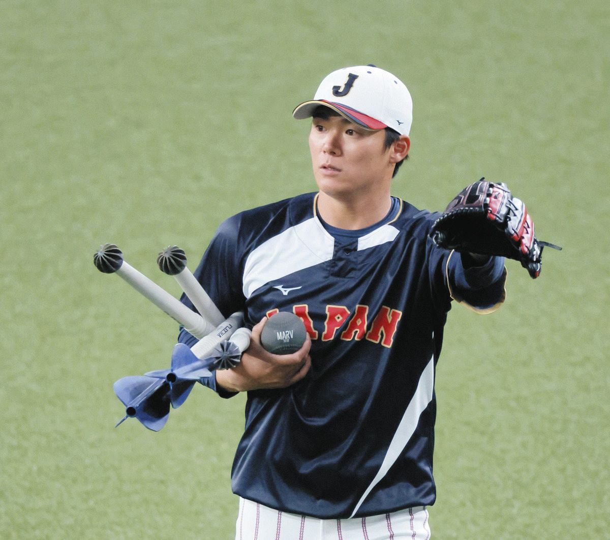侍ジャパン・山本由伸の“神コントロール”からの“神対応”をWBC公式が
