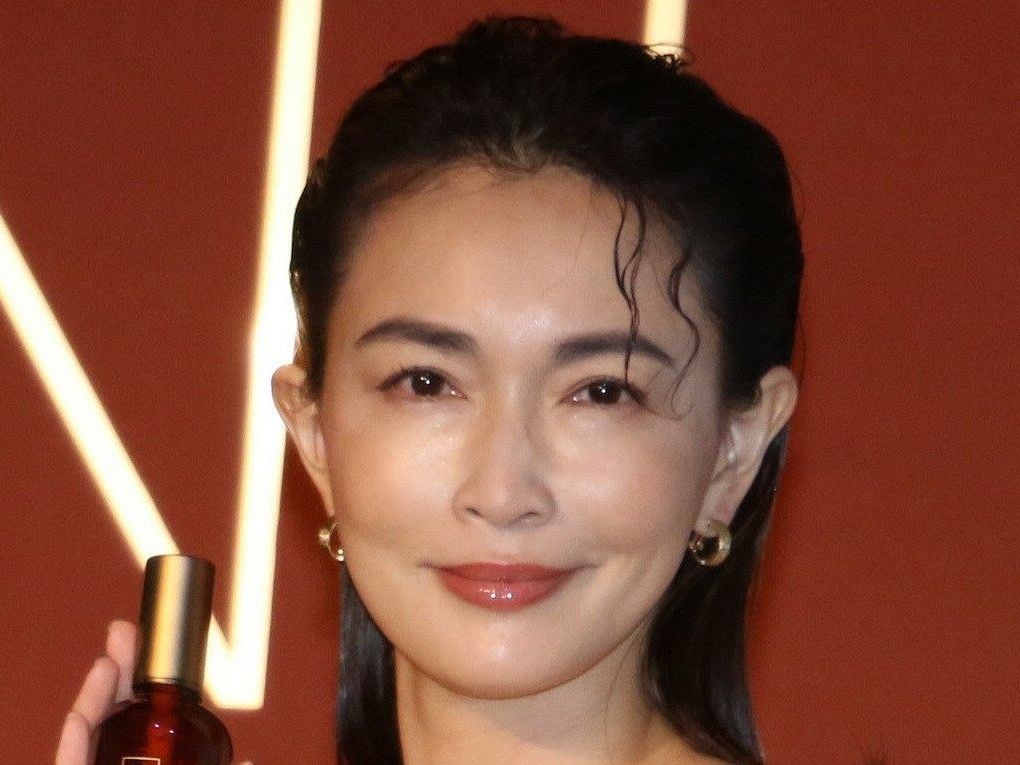 いつみてもスタイルGood」長谷川京子、今夏休止ブランドスーツ「2日