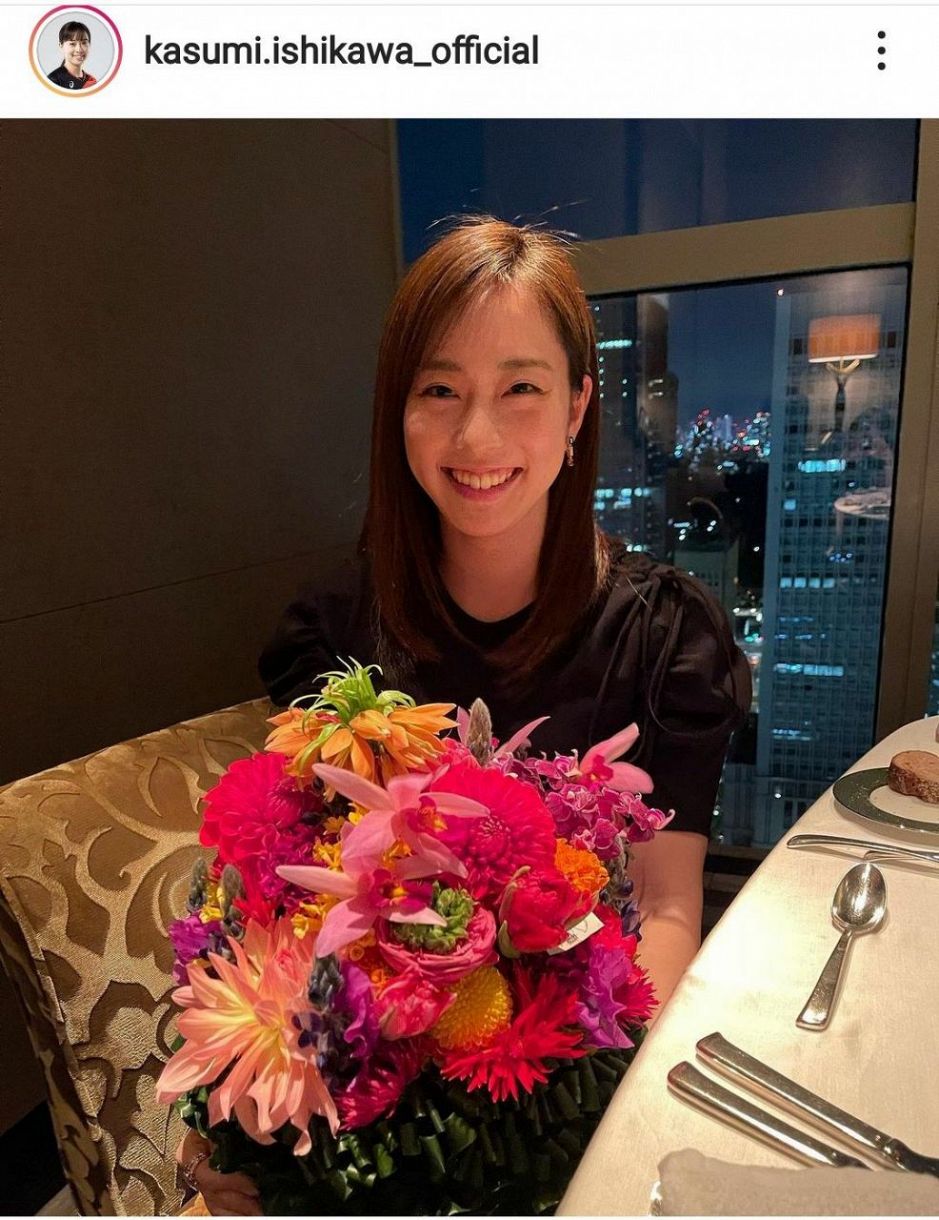 写真 ドレスアップ石川佳純 祝 29歳 中日スポーツ 東京中日スポーツ