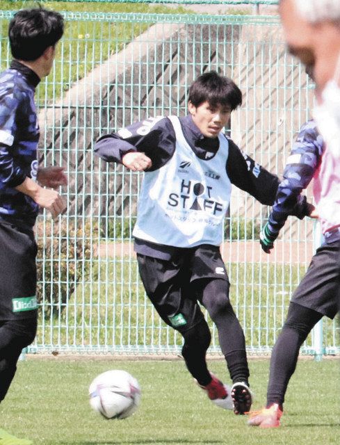 ｆｃ岐阜加入の柏木選手 練習初披露 決意語る 中日新聞web