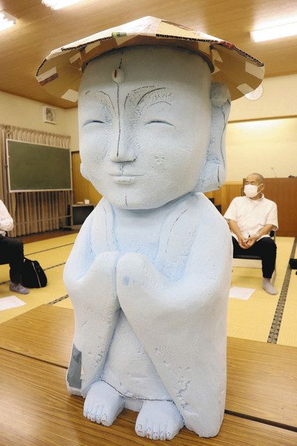 鈴鹿稲わらアート、今年は「かさ地蔵」 地元児童にデザイン募る：中日