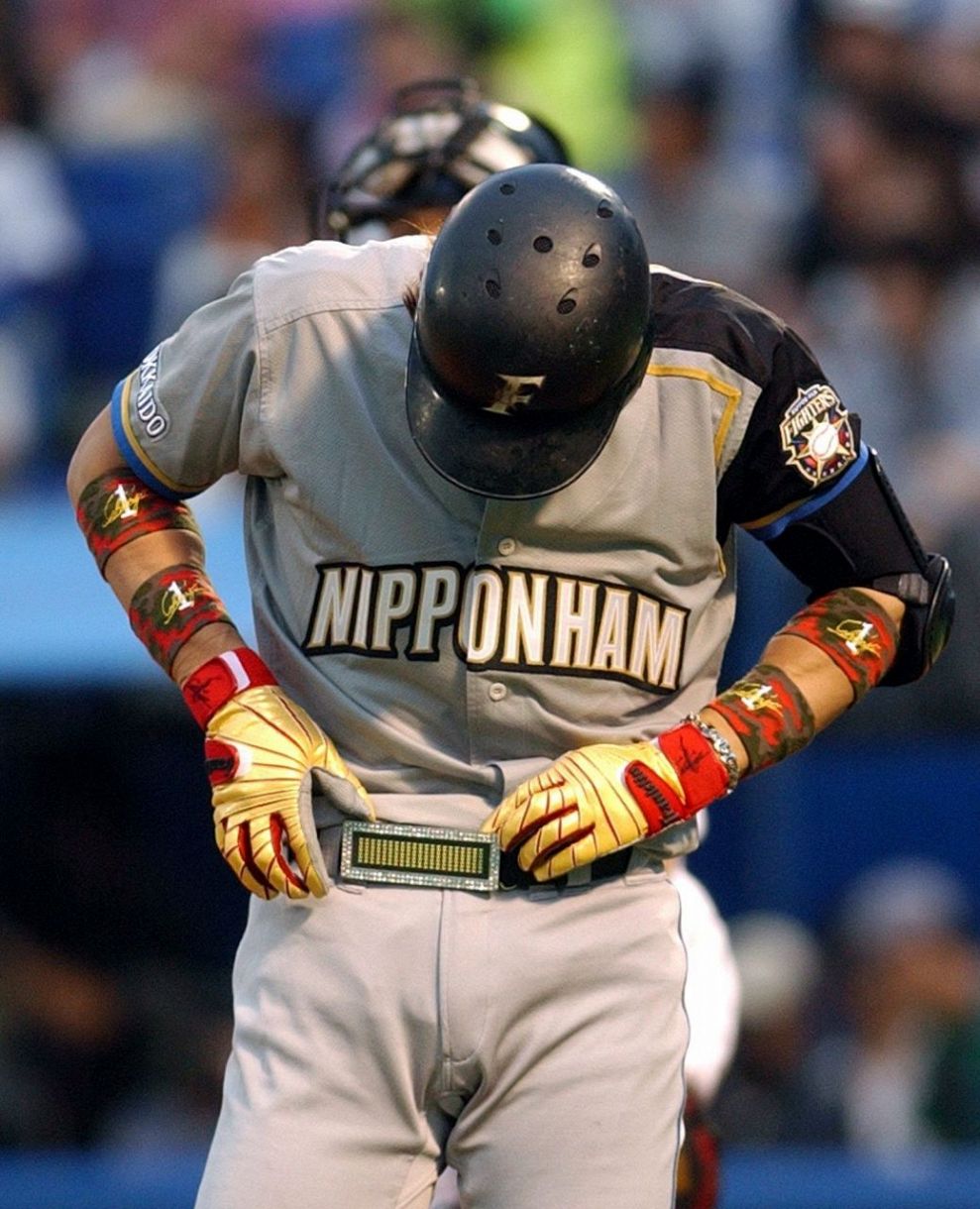 写真】新庄剛志ベルトをスイッチオン！！！：中日スポーツ・東京中日