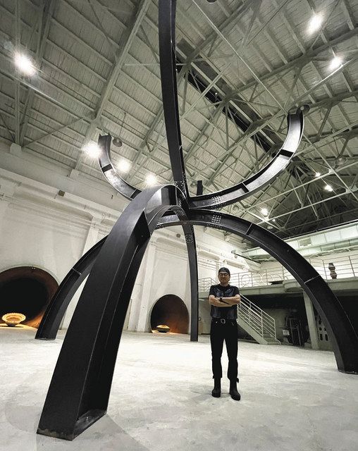 金属廃材を巨大造形に 黒部出身 晴柀さんが個展：北陸中日新聞Web