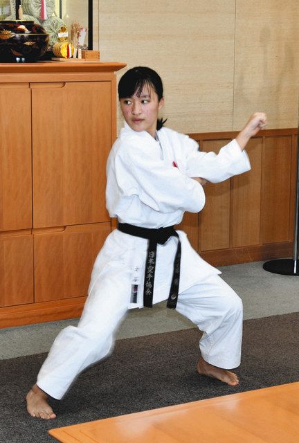 全国空手健闘誓う 形の部出場 掛川市東中３年大石さん 中日新聞しずおかweb
