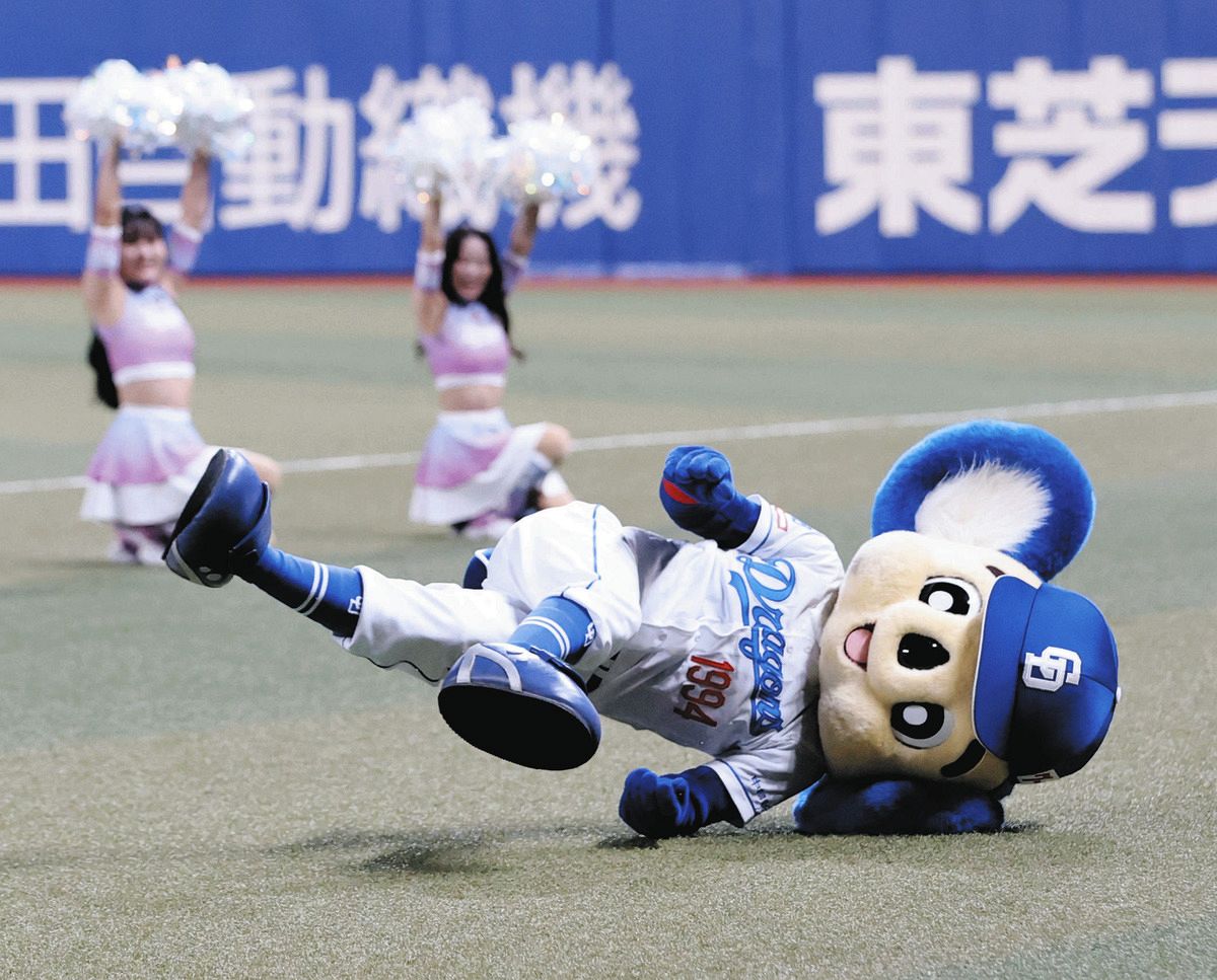 中日】ドアラ、3年ぶりにバク転チャレンジ！バク転は決めるも、最後の 