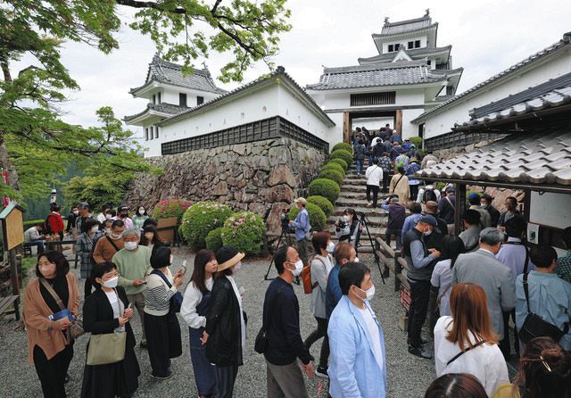 郡上八幡城が「新装開城」 再建90周年の天守を耐震補強：中日新聞Web