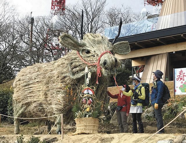 つぶらな瞳の和牛イメージ 掛川に干支オブジェ：中日新聞しずおかWeb