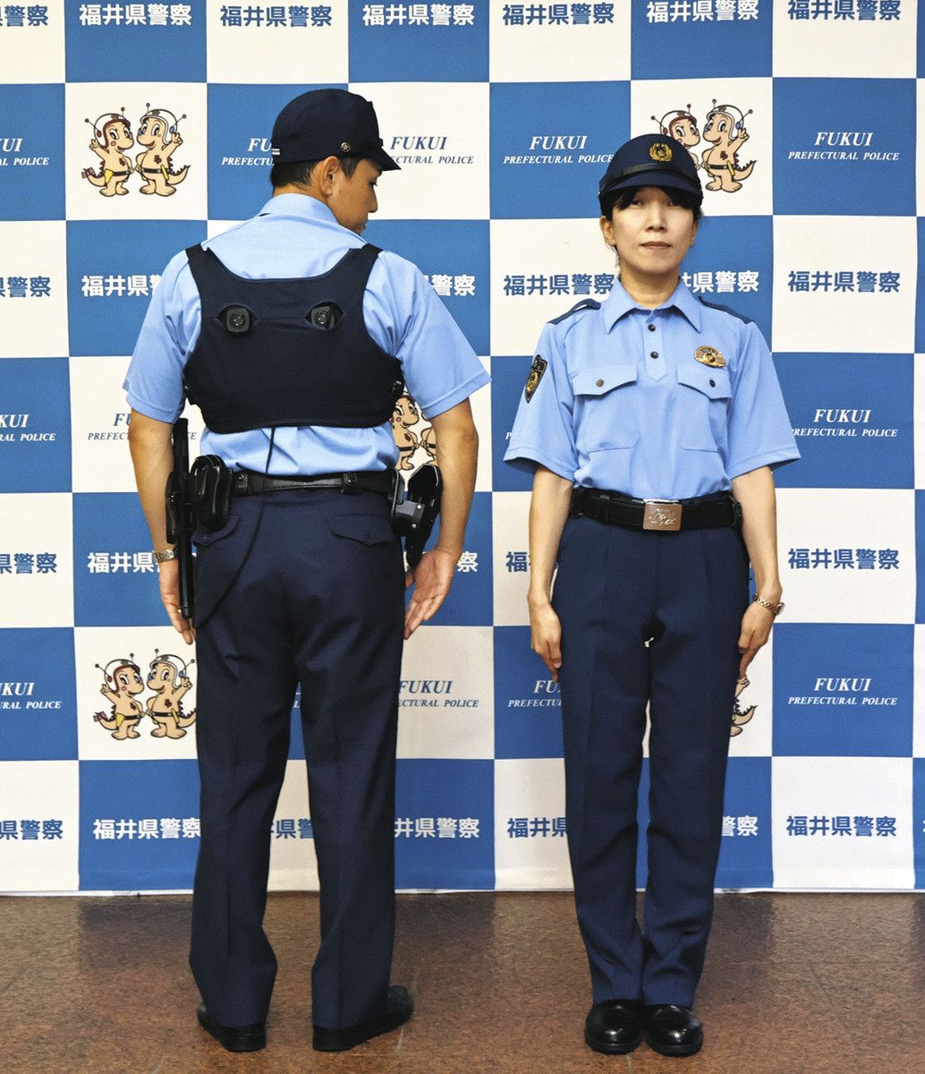 警察夏服レプリカ 県警がポロシャツ夏服、冷却ベスト 暑さ対策 着用テスト ：日刊県民福井Web