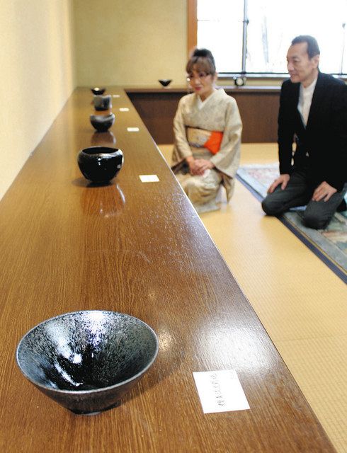 新しい燿変流光彩見て 氷見 陶芸家・林さん個展始まる：北陸中日新聞Web