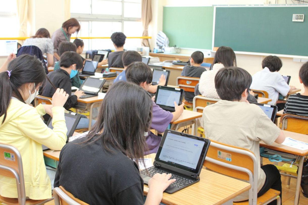 小学生に自治体配備の学習用端末、Windows激減 コスパが決め手