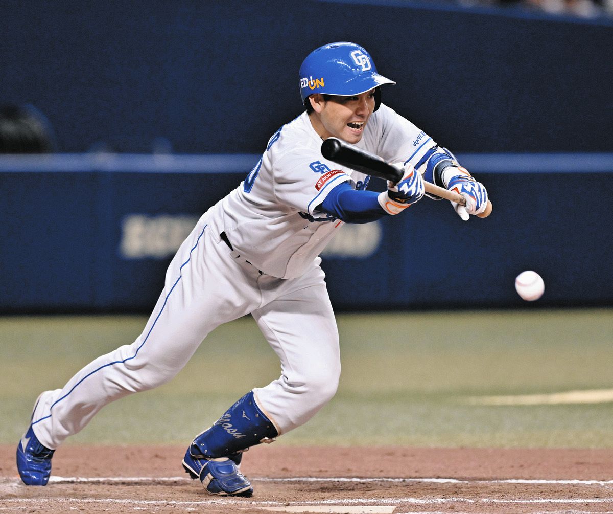 中日ドラゴンズ　山本泰寛　実使用バット　巨人時代 中日ドラゴンズ 山本泰寛 実使用バット 巨人時代 - メルカリ