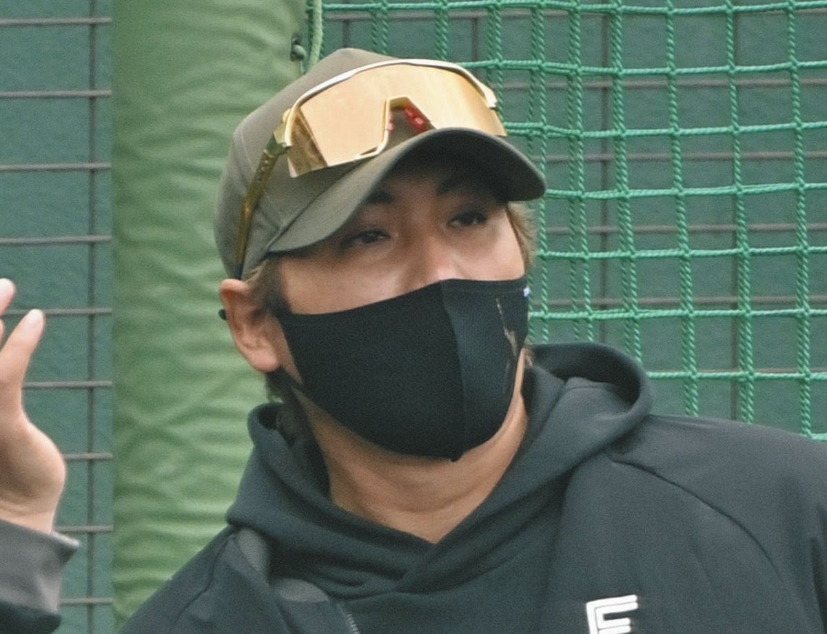 日本ハム・新庄剛志監督が苦言 チェンジ後も中継プレーを練習する