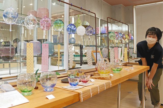 のと風鈴で涼の準備 能登島ガラス工房 販売開始 自宅で過ごす時間 安らいで 北陸中日新聞web のと風鈴で涼の準備 能登島ガラス工房 販売開始 自宅で過ごす時間 安らいで 北陸中日新聞web