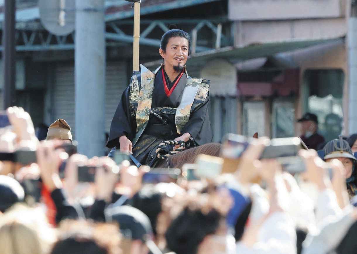 【写真ギャラリー】キムタク信長、出陣じゃ!!:中日スポーツ・東京中日スポーツ