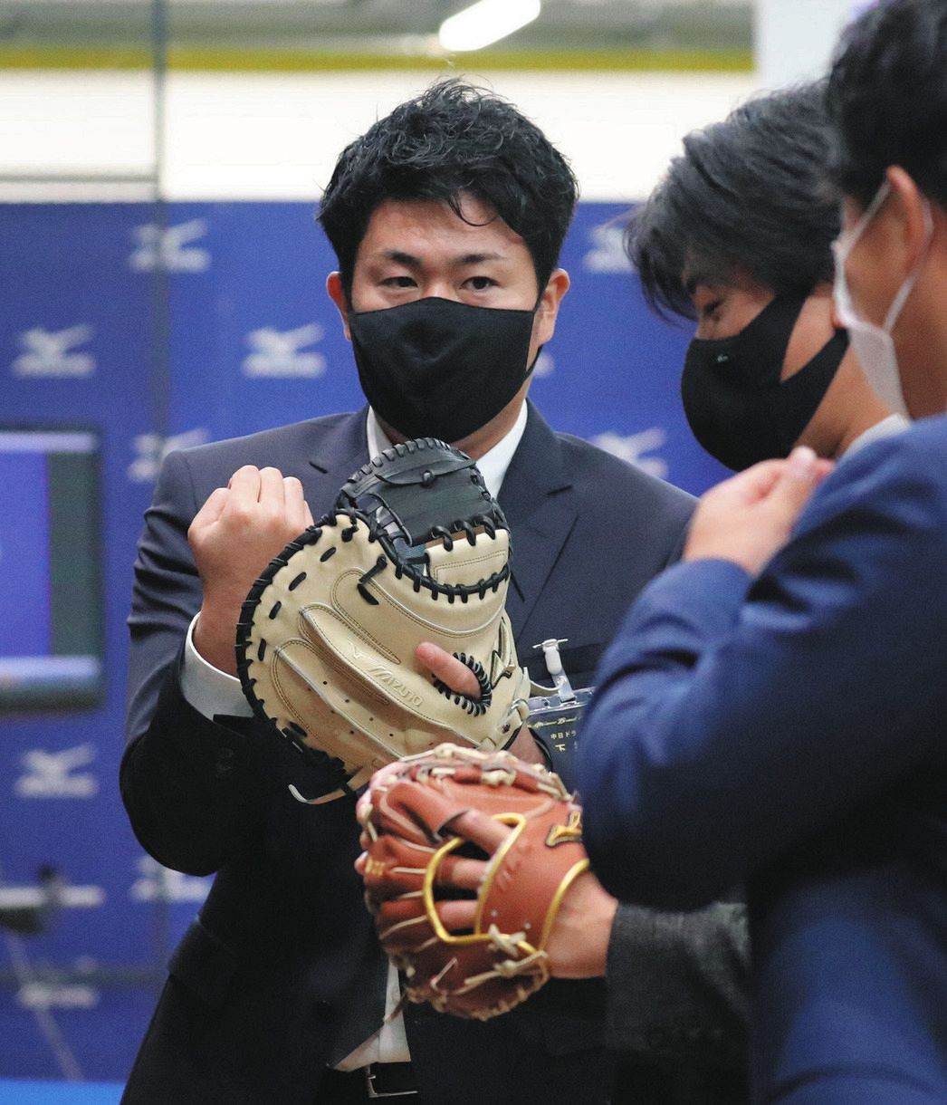 木下拓哉、キャッチャーミットの要望は“投手思い”「小さく見えること