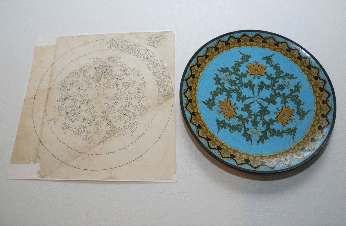 七宝焼の皿が130年ぶりに戻る 21年にドイツ人が落札、あまの施設で展示