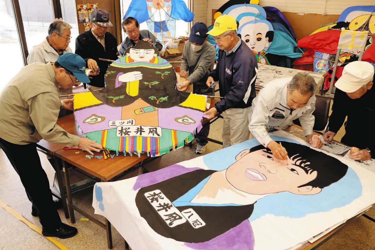 今年の顔よ、安城の空へ舞い上がれ 伝統の「桜井凧」に藤井聡太八冠