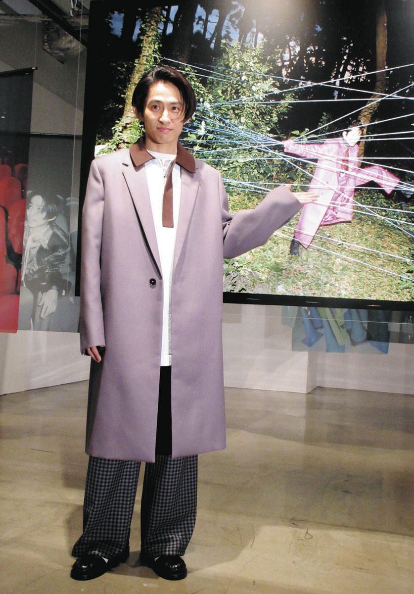 三宅健、「まったく気付かれないまま…」”ゲリラ激写”した作品も展示